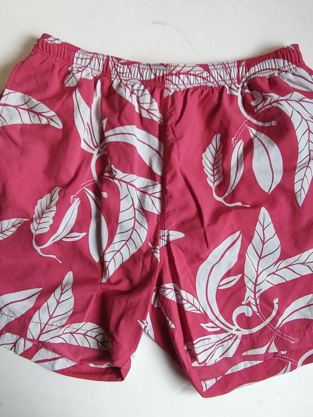 Tommy Bahama Men's Swim Trunks Pockets Nylon Mesh Shorts XL Red Pink White Green